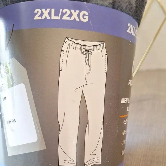 Realtree Gray Microfleece Lounge Pants. Size 2XL. NWT. Gray Camo Color. Pockets - Picture 5 of 5